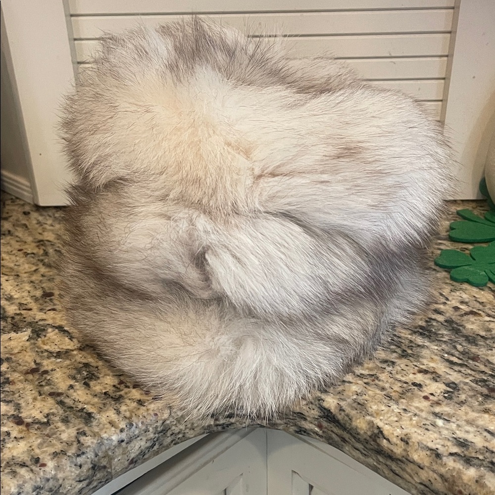 Fur Pom Hat in Cream and Light Gray